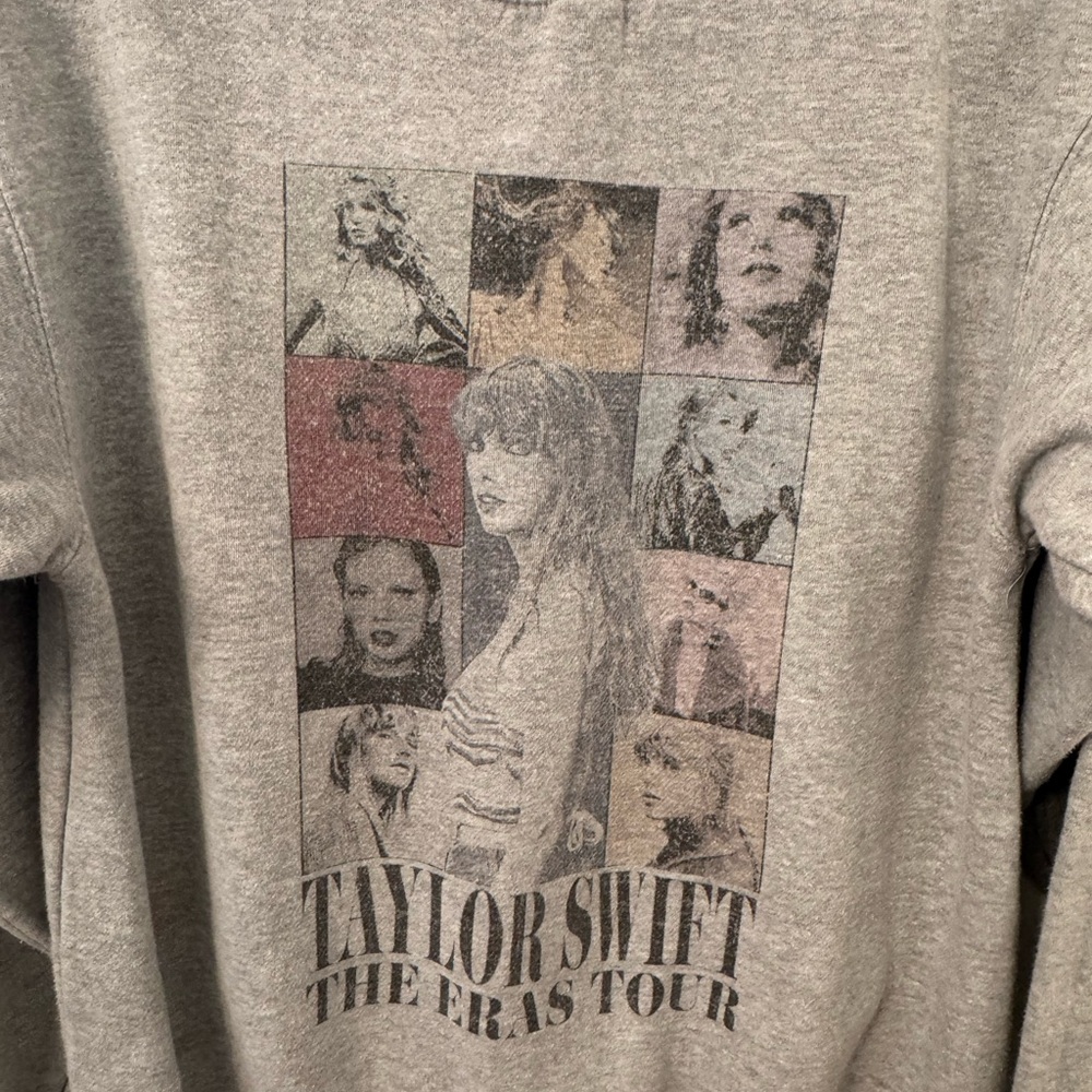 Taylor Swift‎ - Picture 4 of 5